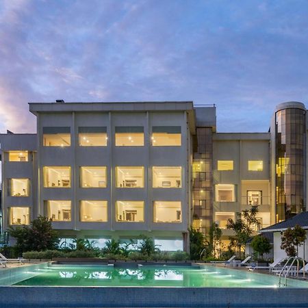 Blue Serene Resort Guruvāyūr エクステリア 写真