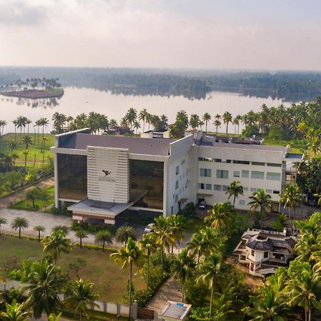 Blue Serene Resort Guruvāyūr エクステリア 写真