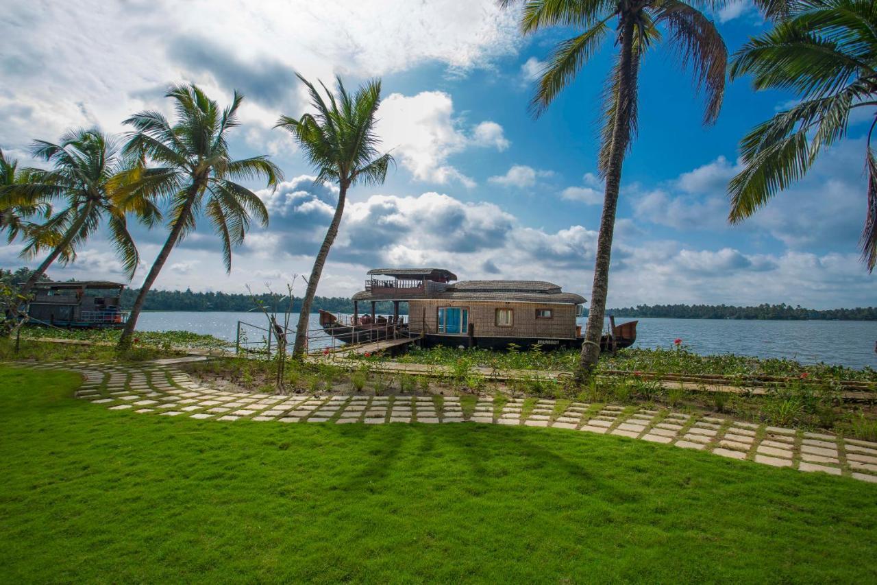 Blue Serene Resort Guruvāyūr エクステリア 写真