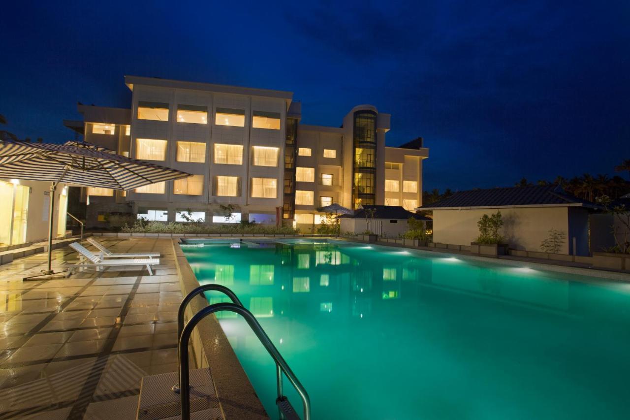 Blue Serene Resort Guruvāyūr エクステリア 写真